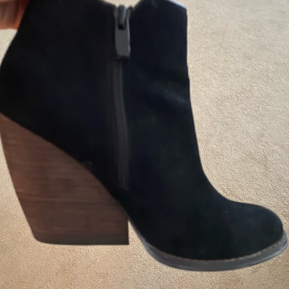 Very Volatile Los Angela’s WHITBY Black Sueded Bootie - Picture 6 of 12